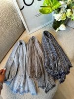 شال راه راه مینیمال - Image 2