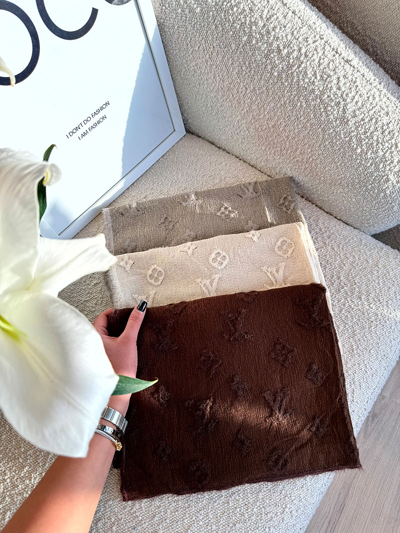 شال طرح برند LV