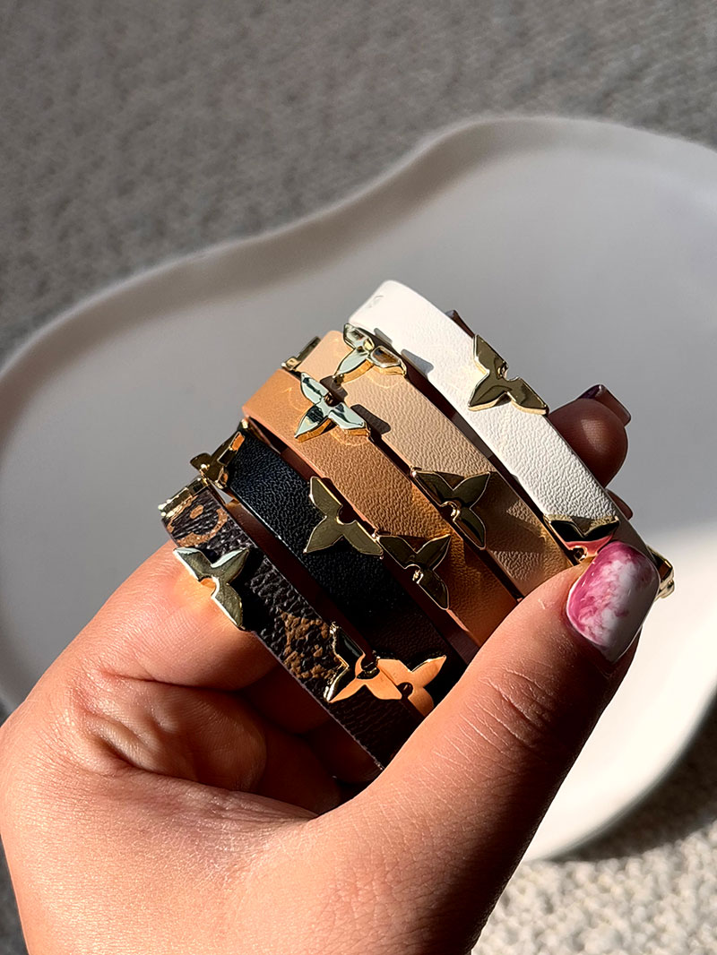 دستبند چرمی ال وی کد ۳۰۵۲