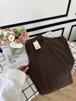 شلوار جین قهوه‌ای