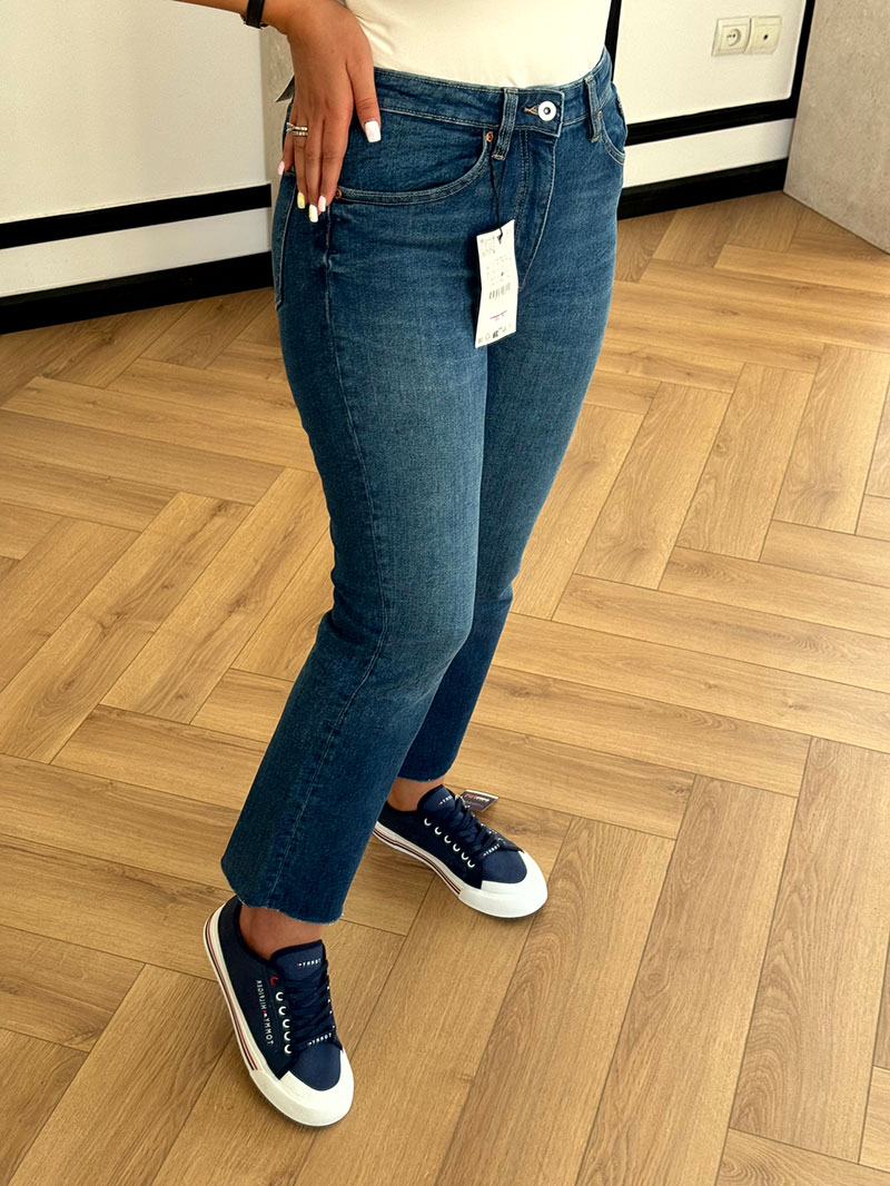 شلوار جین بوتکات ZARA